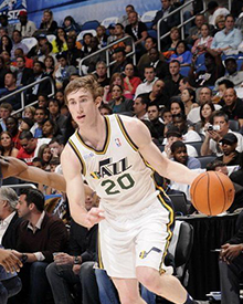 在比赛中由 在比赛中由