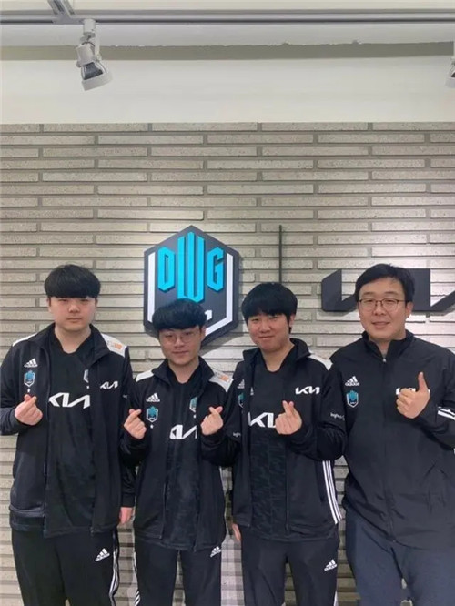 他们在比赛 他们在比赛