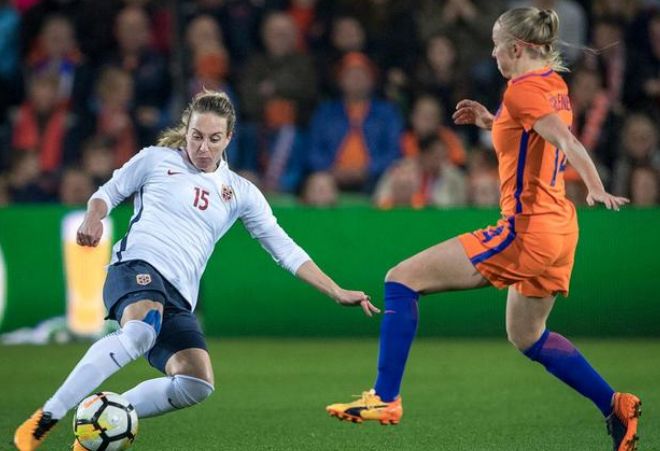 更是施加压 更是施加压