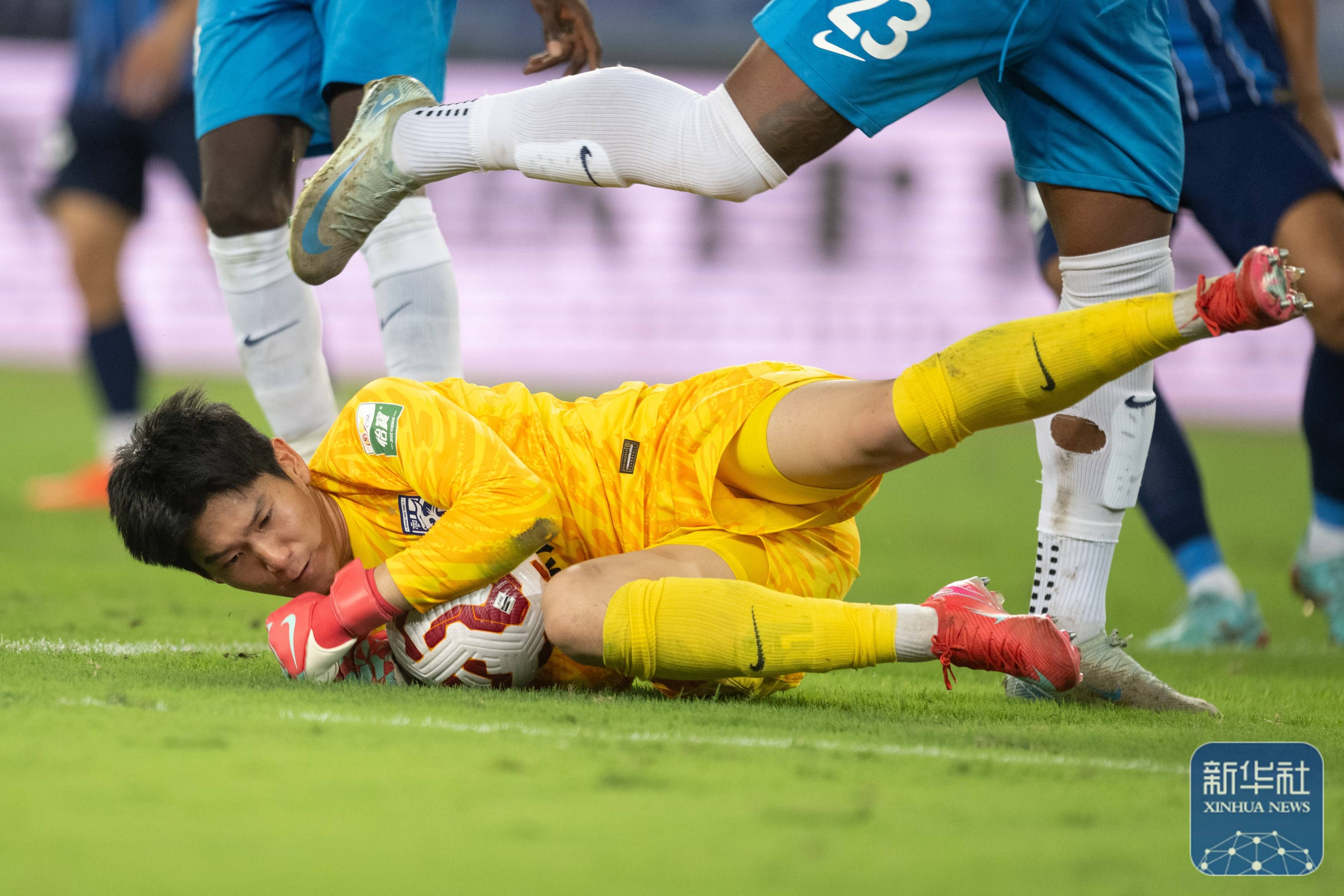 的球员之一 的球员之一