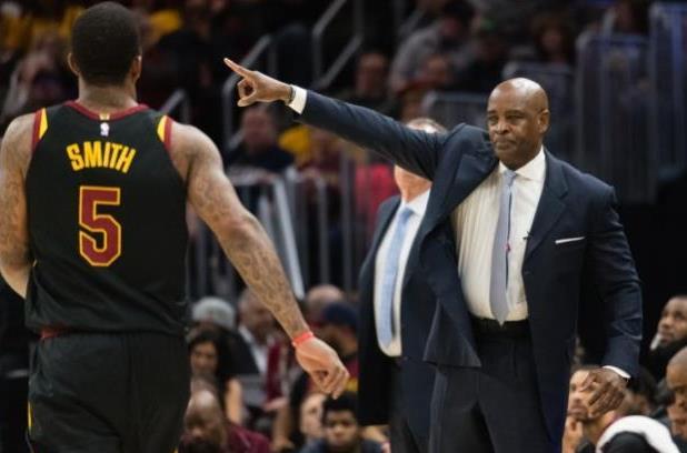 边路推进 边路推进