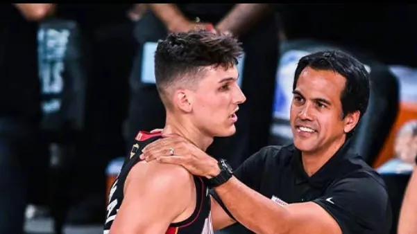 各地正把招 各地正把招